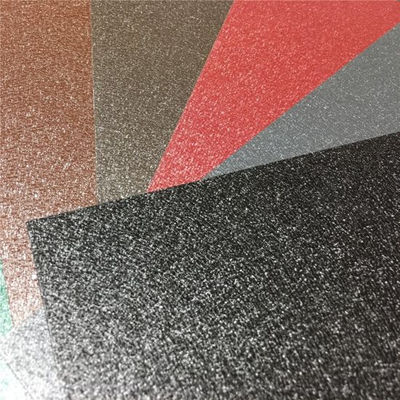 Película de plástico de calibre 26 3D Rugas Cubierta texturizada Anticorcho Superficies mateas Matt bobina de acero prepintada 0,12 mm-1,5 mm